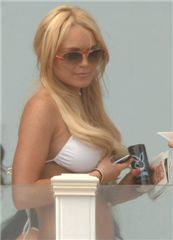 Lindsay Lohan - В Белом Бикини